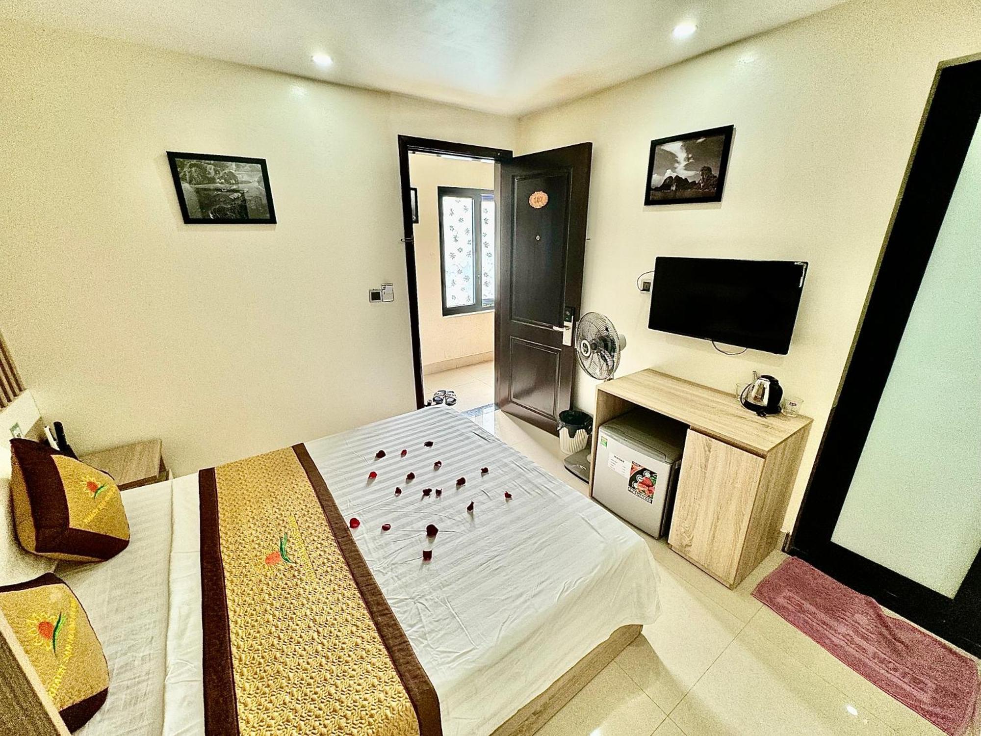Sunflower Catba Hotel Dong Khe Sau ภายนอก รูปภาพ